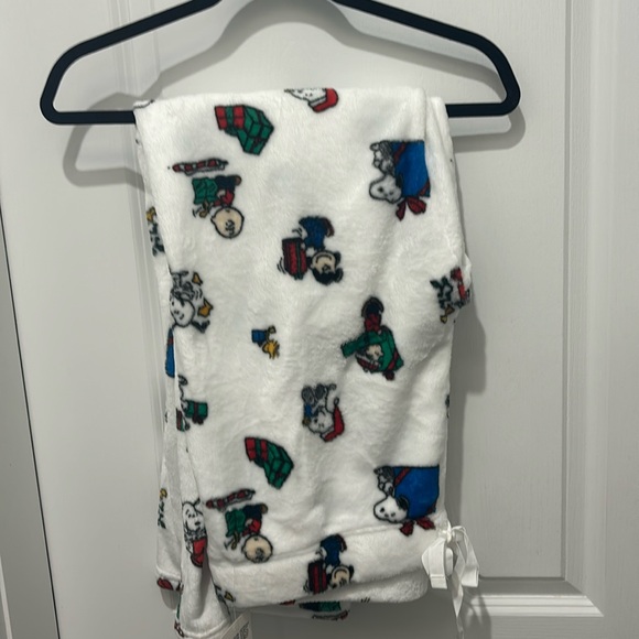 Snoopy peanuts women’s Christmas plush pajamas size XL - Picture 1 of 3